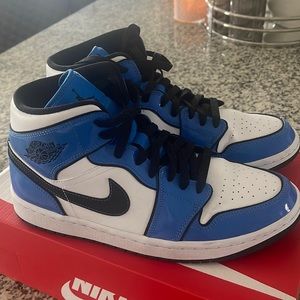 Air Jordan 1 Mid Signal Blue Mens Shoe